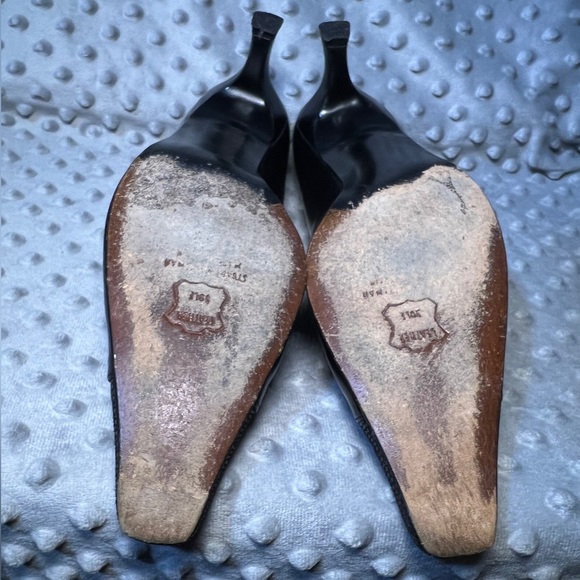 Stuart Weitzman Tidewell Black Leather Heels size 9 with bow accent - Picture 7 of 7